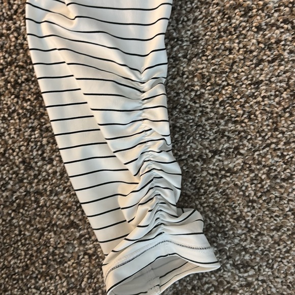 CALIA Rashguard top - Picture 5 of 5